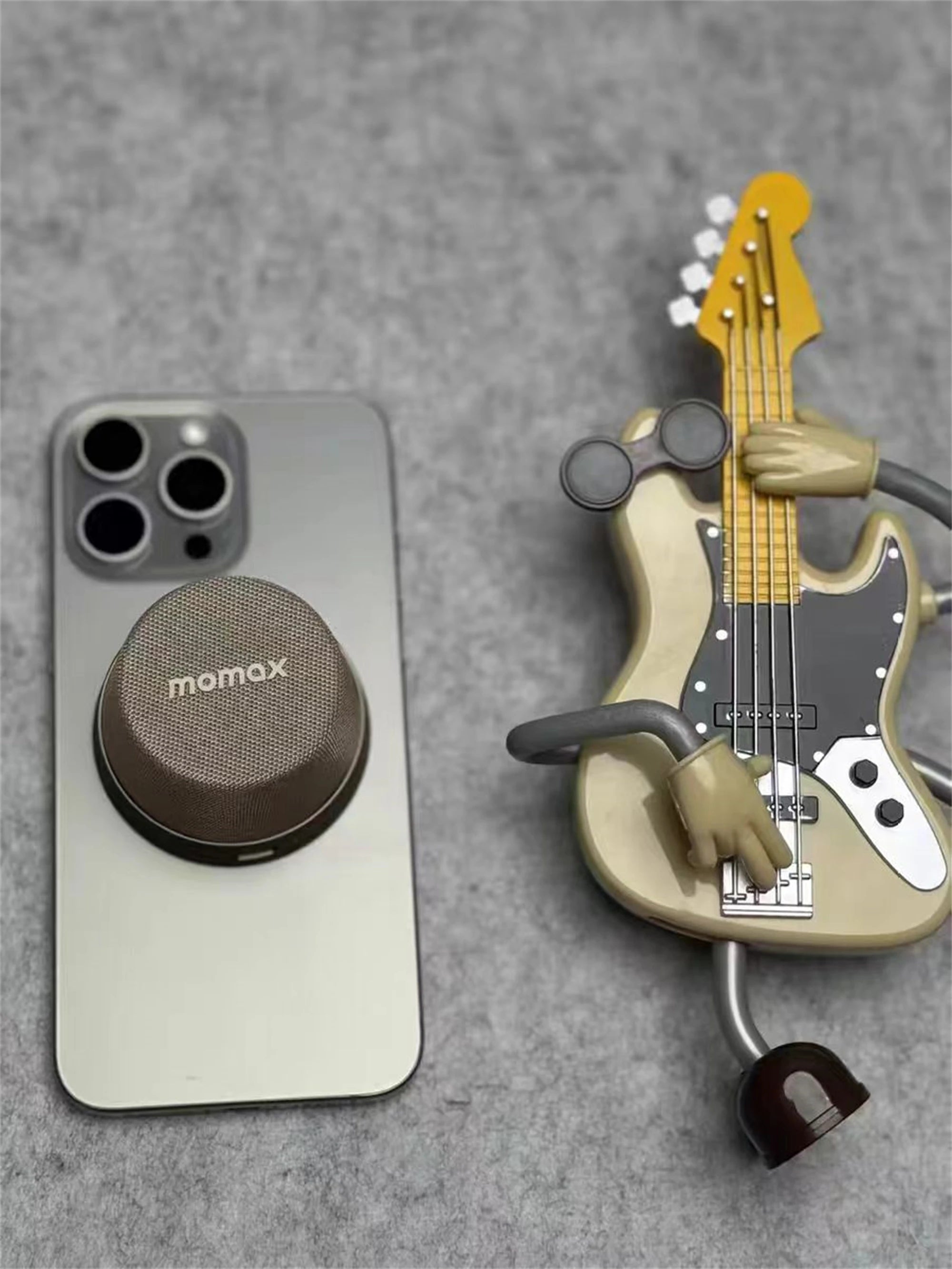 MOMAX 1-Vibe Go Magnetic Portable True Wireless Speaker Phone Stand IPX6 Waterproof Protection Long Play Time High Quality